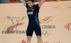 九游APP-关于女运动员技压群雄，勇夺金牌称霸擂台的信息