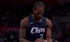 九游娱乐官方-尼克斯对阵勇士，伦纳德彻底打爆防线