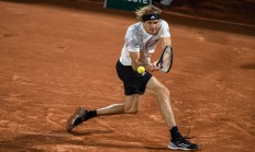 九游体育平台-美国网球队完胜西班牙网球队，兹维列夫关键制胜的简单介绍