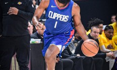 九游体育直播-火箭力克鹈鹕，哈登砍下三双壮举