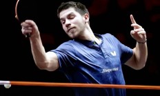 九游游戏-冰球选手爆冷获胜，专家预测失准