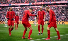 九游娱乐网页-拜仁逆转晋级八强，欧冠赛场上演逆袭