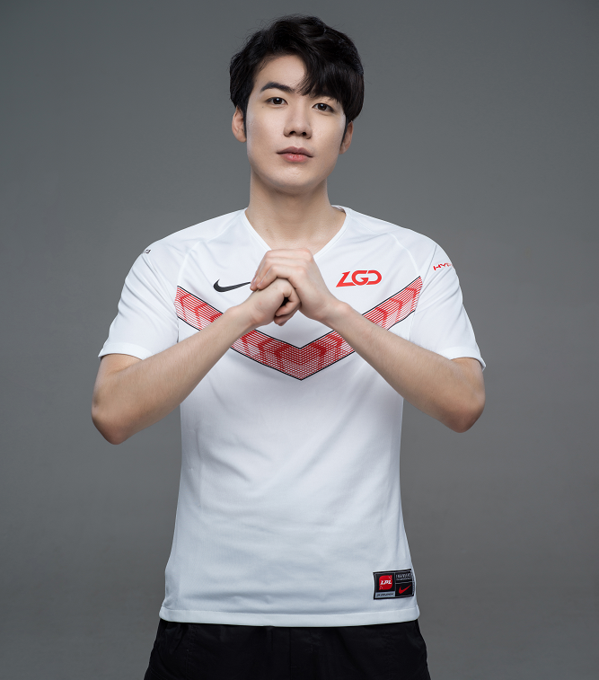 LGD险胜BRO，Doinb开启传奇时刻四强赛3:0（洛杉矶）