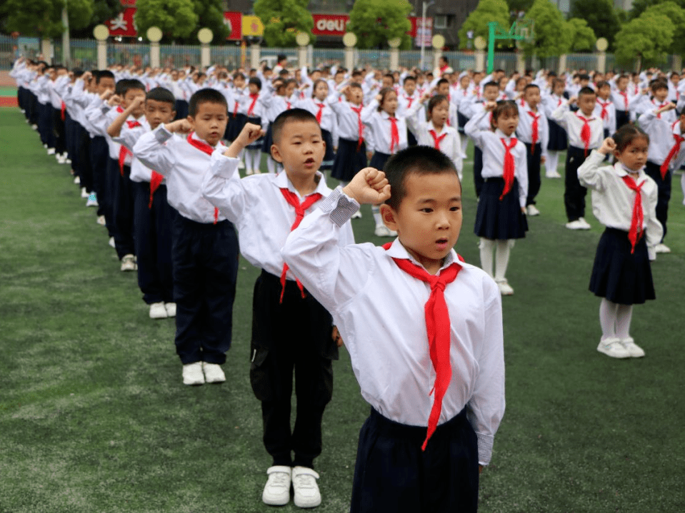 体操队主教练发声，誓言带队登顶的简单介绍