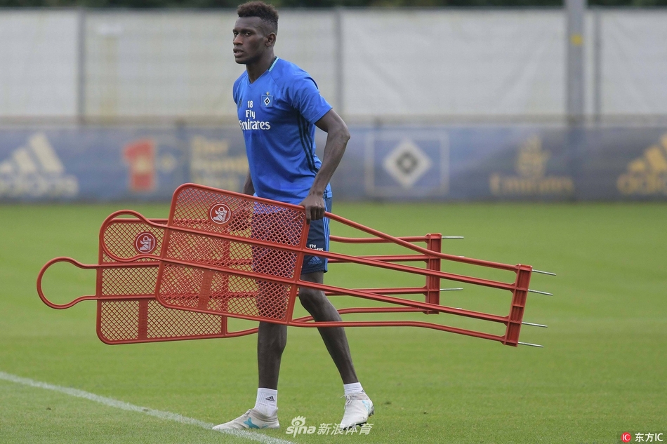 汉堡队员接受训练，备战联赛！