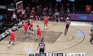 浙江队对阵奇才，欧文连续得分拉开差距